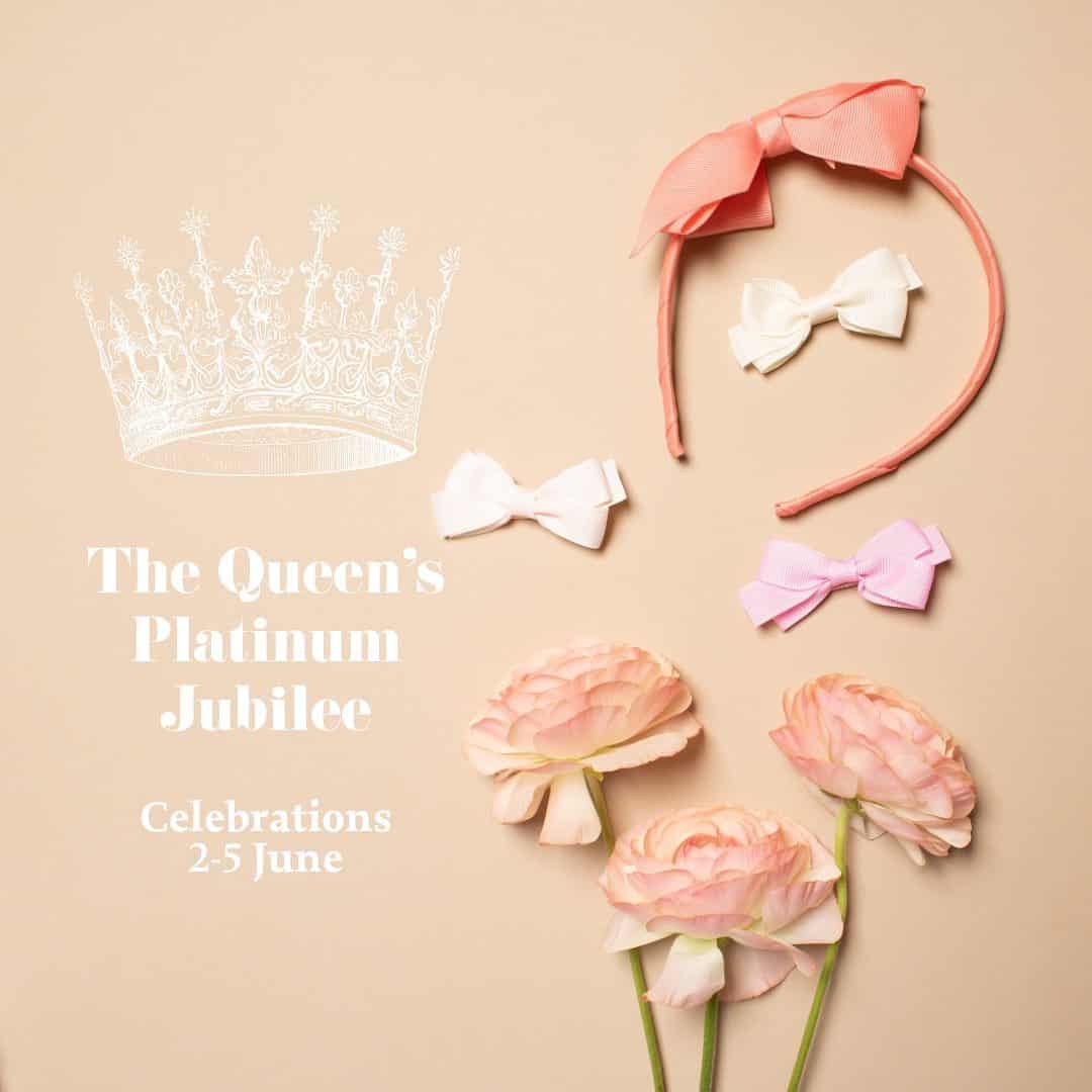 15% offクーポン⁡英国ではエリザベス女王の在位70周年のお祝いが開催されています⁡お祝いを記念して⁡『15% offクーポン』を配布をいたしますクーポン利用期間：2022/6/1(水)～6/5(日)⁡クーポンコードはHPで今すぐゲット❣️⁡⁡@bonitatokyo⁡︎ONLINE STORE https://bonitatokyo.com⁡#bonitatokyo #amaiakids #アマイアキッズ #エリザベス女王 #プラチナジュビリー #イギリス王室 #キャサリン妃 #シャーロット王女 #女の子ママ #出産祝いギフト #キッズヘアアクセサリー