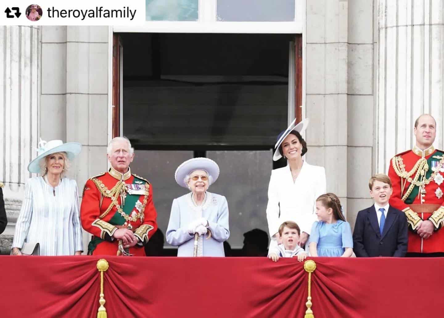 Trooping of the Colour️⁡バッキンガム宮殿のバルコニーには可愛いロイヤルチルドレンのお姿も⁡エリザベス女王 在位70周年を記念し、Platinum Jubileeのお祝いモードの英国⁡Bonita Tokyoオンラインストアでもキャンペーンを開催中❣️⁡詳しくはHPをご覧ください⁡@bonitatokyo⁡︎ONLINE STORE https://bonitatokyo.com⁡#amaiakids #アマイアキッズ #イギリス王室 #エリザベス女王 #トゥルーピングザカラー #キャサリン妃 #ジョージ王子 #シャーロット王女 #ルイ王子 #キッズフォーマル #セレモニードレス