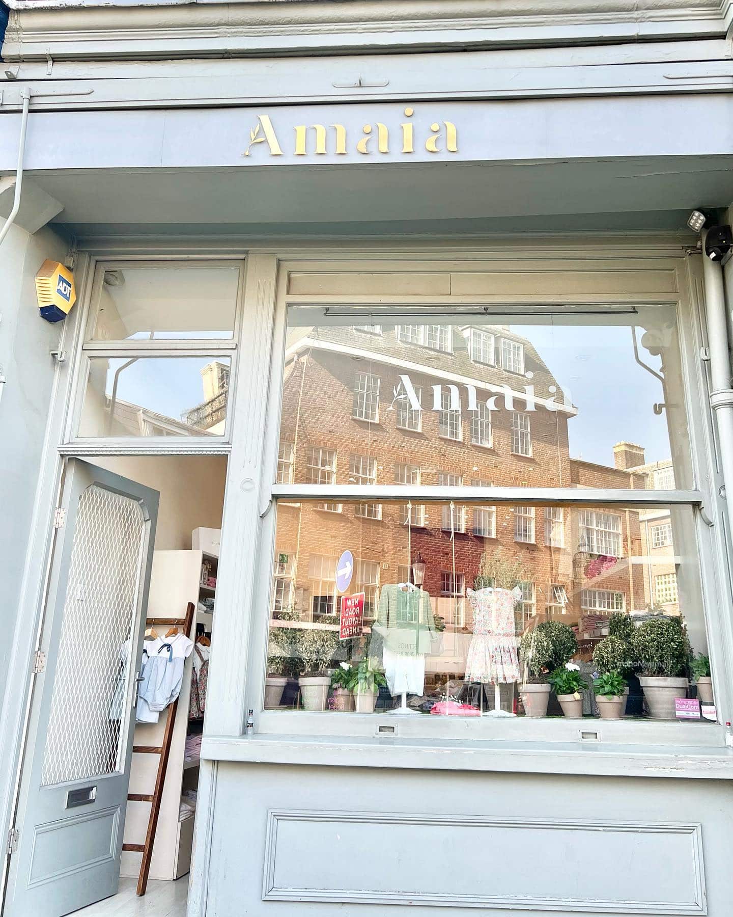 Amaia ロンドン本店可愛いベビー・子ども服が勢揃いのAmaiaロンドン本店⁡6月のロンドンはお天気も良く、1年で1番過ごしやすいシーズンです🌞⁡⁡@amaia_japan⁡︎ONLINE STORE https://amaia.jp