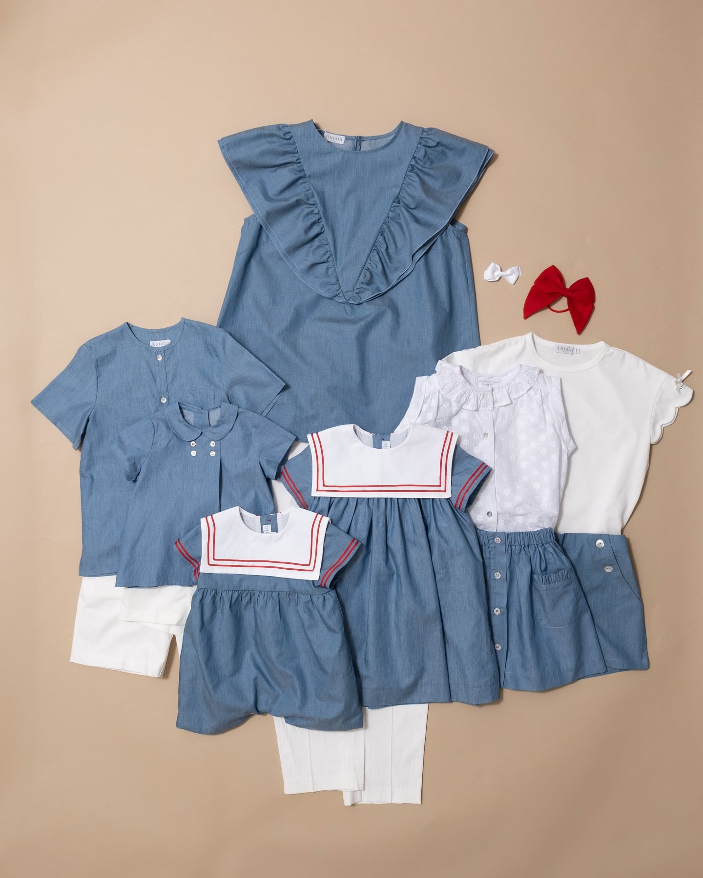 Chambray Items春夏にぴったりの軽やかな色合いのシャンブレーアイテムが揃いました 婦人服Bluebell frill top : エレガントなダブルフリル 男女ベビー服Jasper all in one : アイコニックな一着 女の子服Joana dress : 主役級の可愛らしさ 女の子服Aurelie skirt : キュートなシルエットが魅力 女の子服Florine short : 着回し抜群の万能ボトムス 男の子服Thomas shirt : 男の子ベビーの愛らしいデザイン 男の子服Joseshirt : ベーシックでおしゃれな一枚みんなでリンクコーデが楽しめるラインナップ婦人服とベビー服は3月14日(金)21:00発売です！オンラインサイトでぜひチェックしてください♡#アマイアキッズ #amaiakids #amaiajapan #英国子供服 #リンクコーデ #親子コーデ #ベビーギフト #出産祝いギフト #ファミリーコーデ #britishgrace #ママコーデ #ママライフ #男の子ママ #女の子ママ @amaia_japan⁡▼オンラインショップhttps://amaia.jp