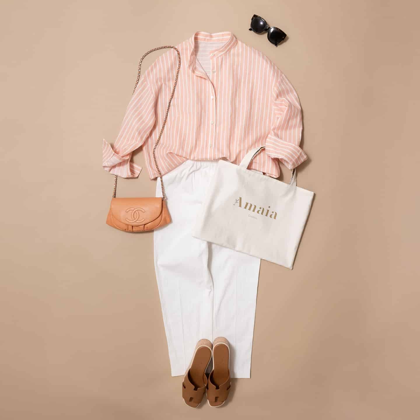 【Breeze Oversized Shirt】ピーチストライプ×スタンドカラーが軽やかな春夏の風を感じさせる一枚。オーバーサイズシルエットでリラックス感のある着こなしが楽しめます♡インでもアウトでもスタイリング自在◎上質なコットンリネン素材で、羽織としても活躍◎エアコン対策や日除けとしても重宝するアイテムです上品な春夏スタイルを彩る一枚を、ぜひご覧ください。#アマイアキッズ #amaiakids #amaiajapan #イギリスブランド #英国ブランド #春夏コーデ #ママコーデ #きれいめコーデ #上品カジュアル #大人カジュアル #britishgrace@amaia_japan⁡▼オンラインショップhttps://amaia.jp