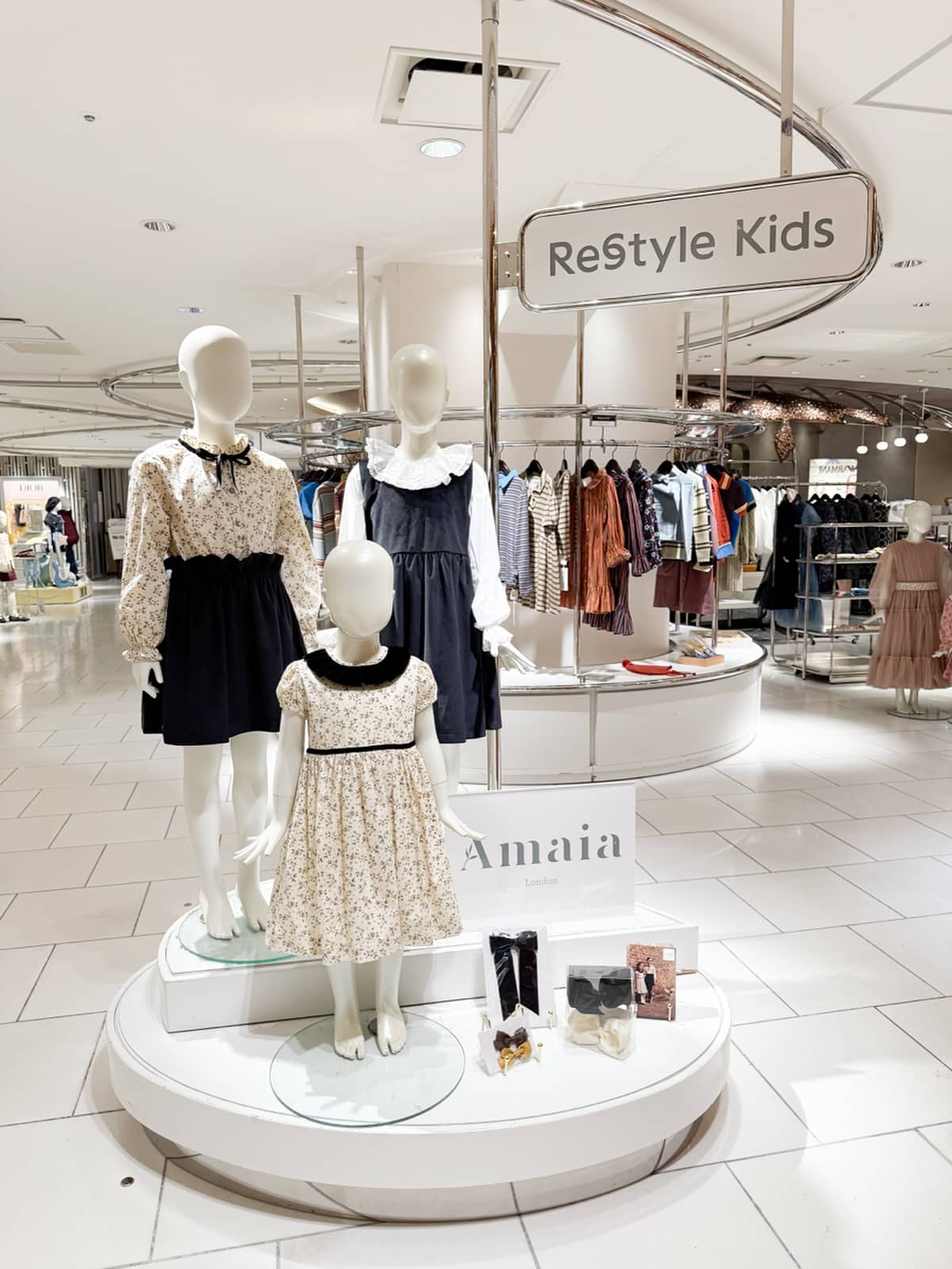 【ISETAN POP UP 終了御礼】伊勢丹新宿店でのポップアップ、無事終了いたしました。たくさんのお客様にお越しいただき、心より感謝申し上げます来年春夏コレクションでまた関東の皆さまにお会いできる日を楽しみにしています。その日まで、皆さまの毎日が優しく華やかでありますように▼オンラインストアhttps://amaia.jp#アマイアキッズ #amaiakids #amaiajapan#出産祝いギフト #女の子服コーデ #ベビー服コーデ#キッズファッション #ヨーロッパ子供服 #イギリス子供服#伊勢丹新宿店 #IsetanPopup #ポップアップストア#春夏コレクション #英国ライフ